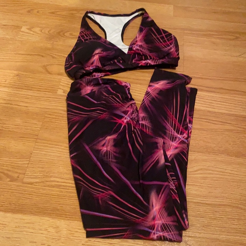LICI FIT Fire Works Sports Bra & Leggings